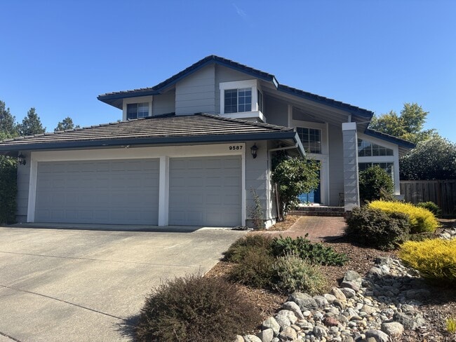 Photo - 9587 Wellington Cir
