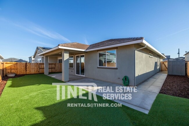 Photo - 4224 Roanne Wy