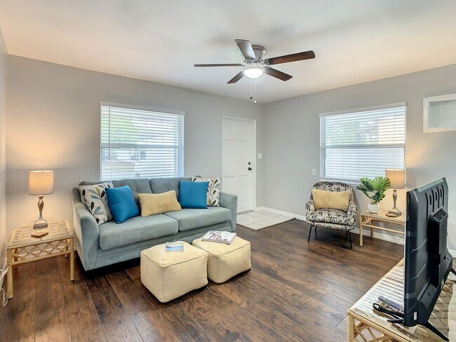 Photo - Available Today! Centrally Located St Pete House Furnished for Rent!