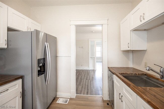 Photo - 1545 Coutant Ave