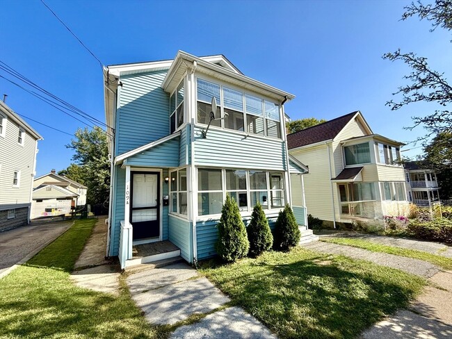 Building Photo - 109 Lexington St Rental