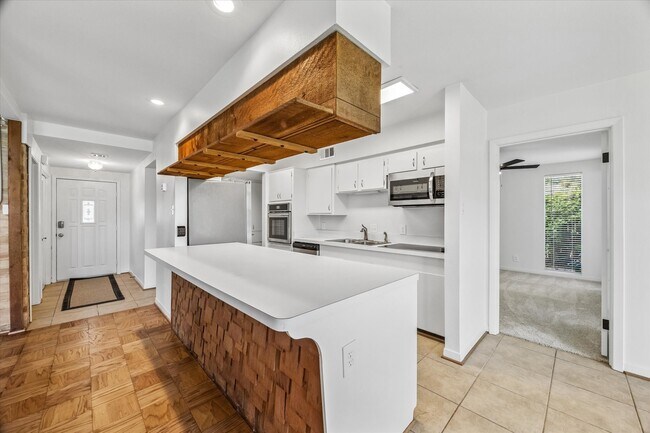 403 Shirleen Dr