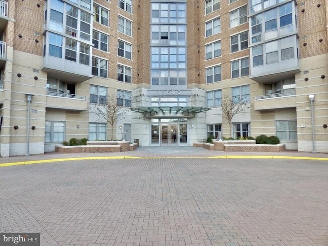 Building Photo - 11800 Sunset Hills Rd Unit 118