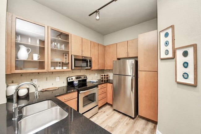 Photo - 5455 Richmond Ave.