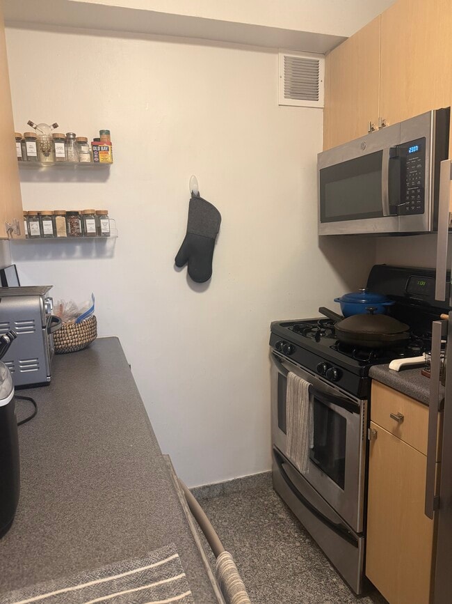Photo - 420 E 64th St Unit Royal York