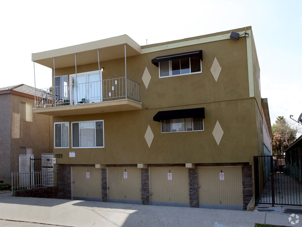 Photo - 1121 Daisy Avenue