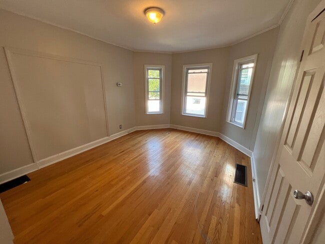 Photo - 60 Pine St
