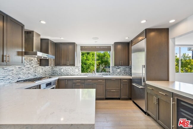 Photo - 1129 Larrabee St Unit 6