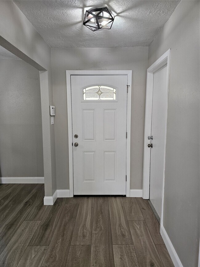Photo - 22530 John Rolfe Ln