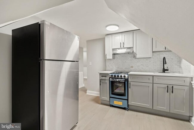 Building Photo - 216 Collingdale Ave Rental