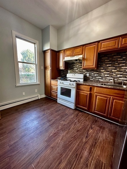 Photo - 164 Grant Ave