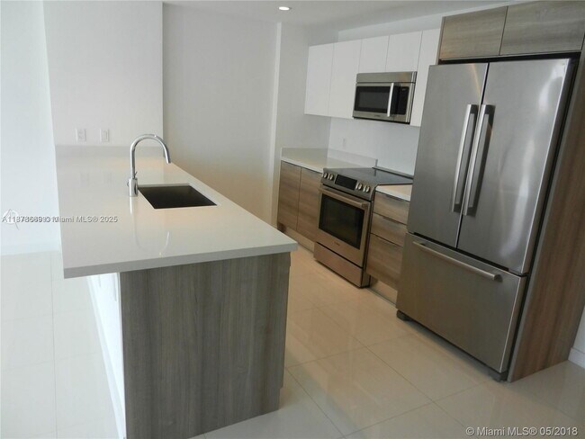 Photo - 9940 W Bay Harbor Dr Unidad 4DN