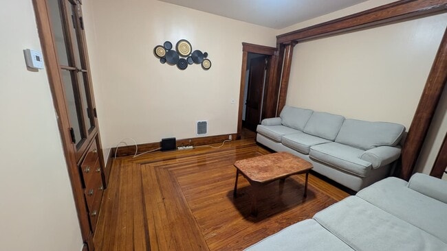 Photo - 122 Foster St