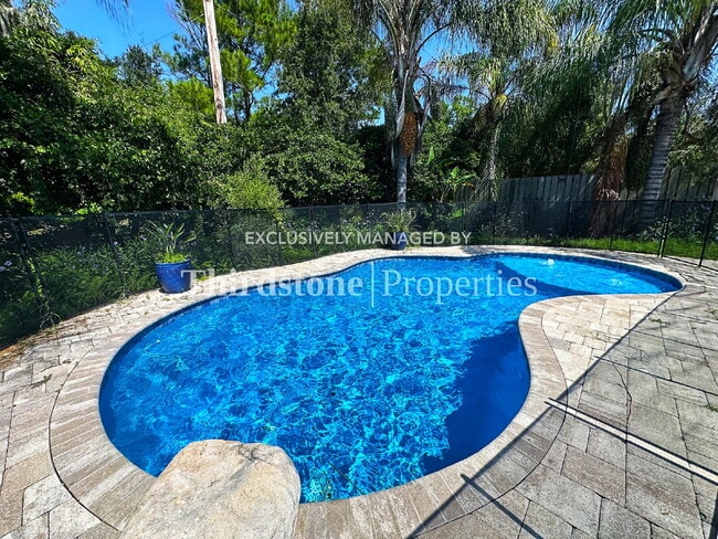 12770 Camellia Bay Dr W