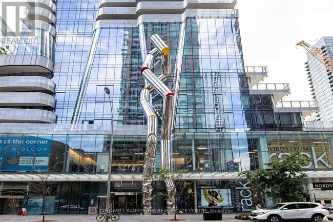Photo - 1 Bloor St E Unit 6607