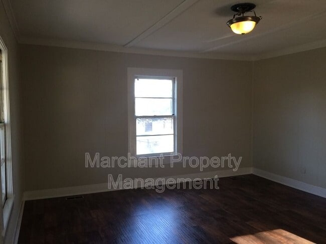 Photo - 1 Traction St