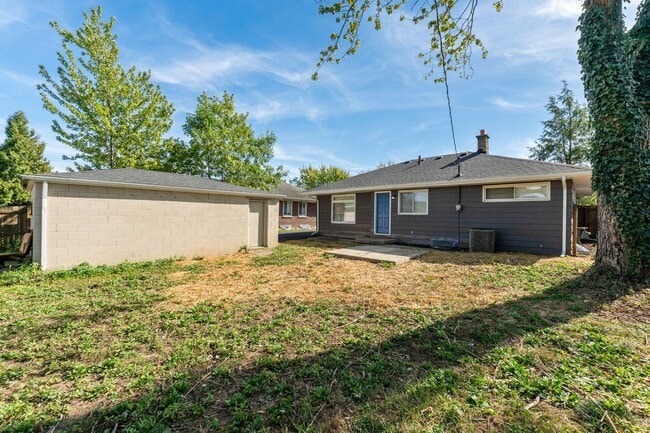 Photo - Charming Ranch Home in Brookshire Park — 3...
