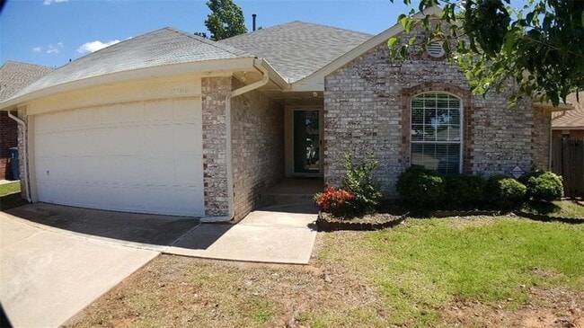 Photo - 2100 Silver Fox Dr House