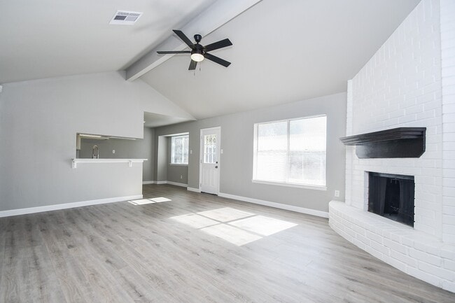 Photo - 6911 Winding Trace Dr