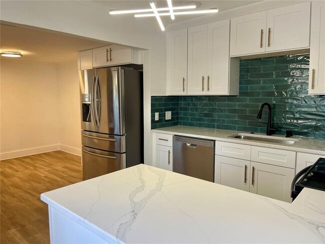 Photo - 2118 S Venus St