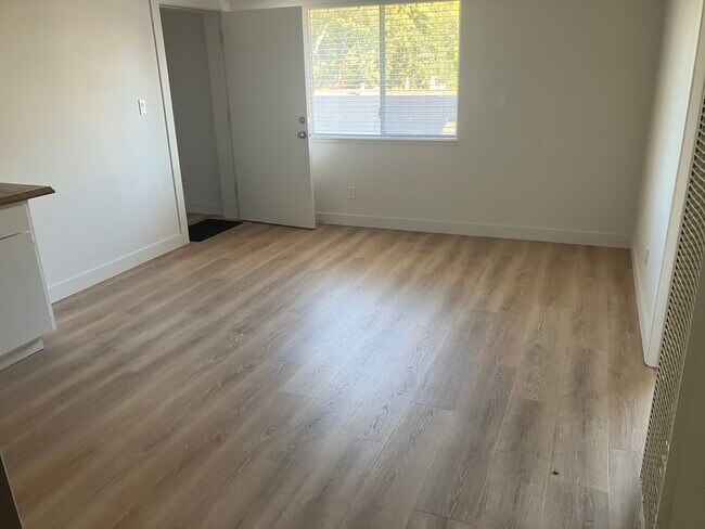 Photo - 1652 E St Unit A