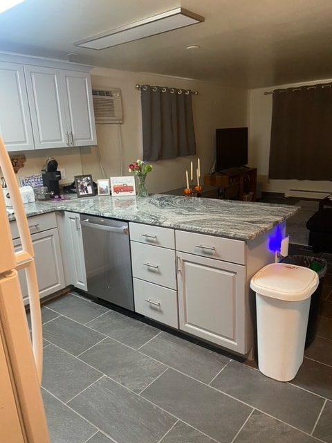 Photo - Brown Street Apartments