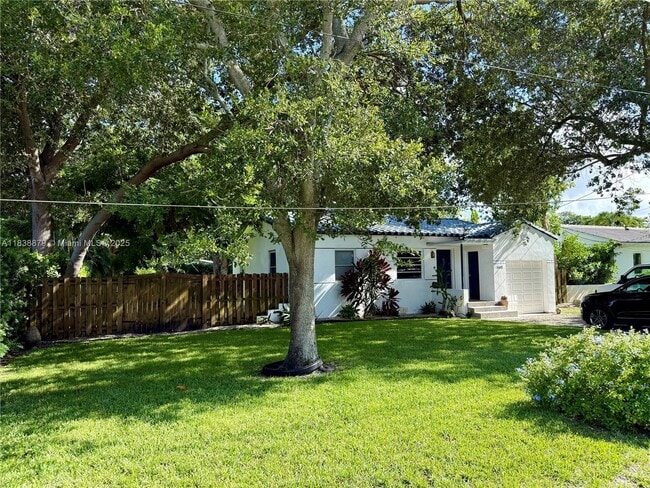Photo - 1102 NE 116th St House