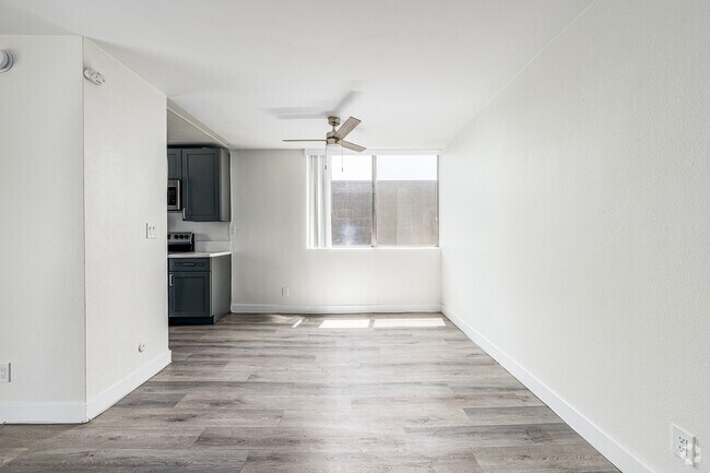 2BR, 2BA - 1030SF - Dining Room