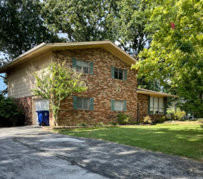 Photo - Three Bedroom, Large Lot, Pet Friendly,Hixson! ***Monthly rent $1900.00!***