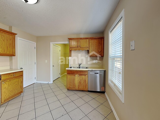 Photo - 76 Oak Springs Ln