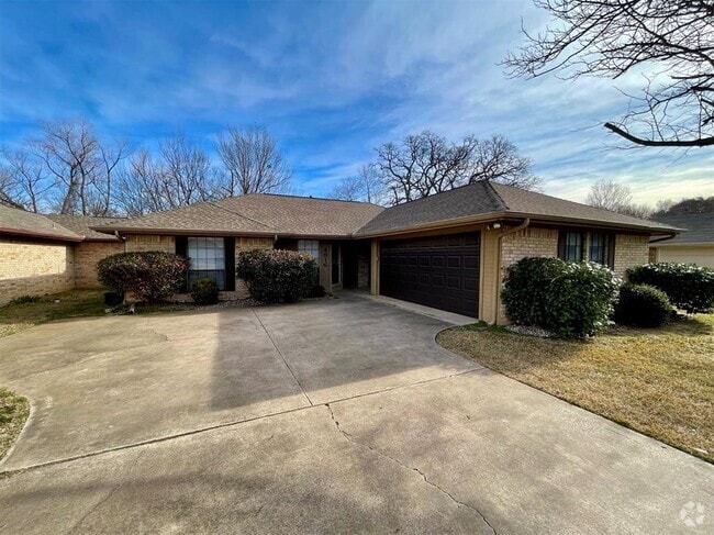Building Photo - 4916 Timberview Dr Rental