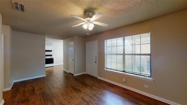 Photo - 218 Renfro St
