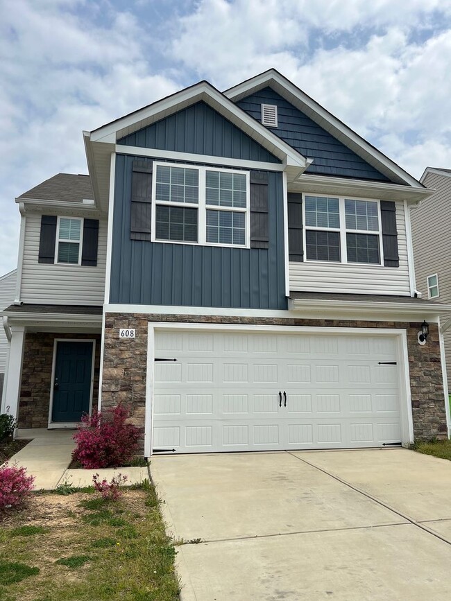 Photo - Charming 3 Bedroom Home Located In Zebulon NC!!!