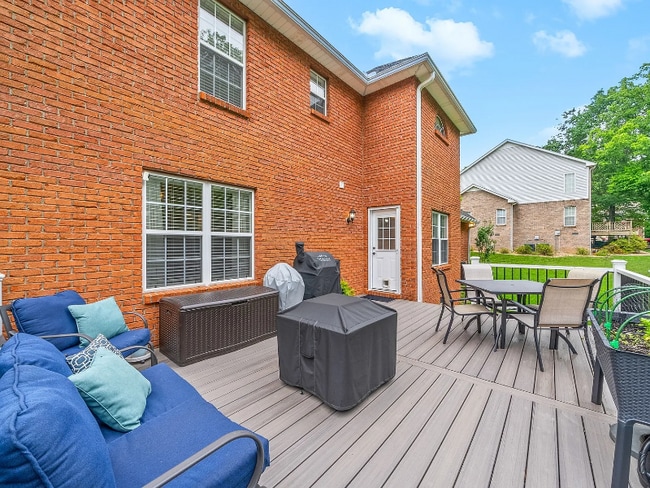 Photo - 331 Bayhill Dr