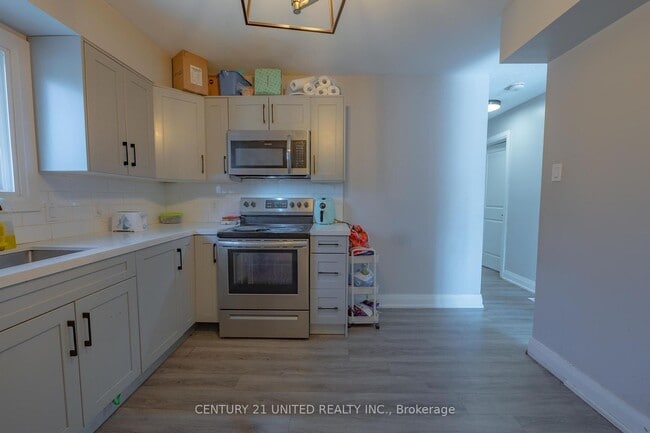 Photo - Main Floor 3 Bedroom Rental – All Inclusiv...