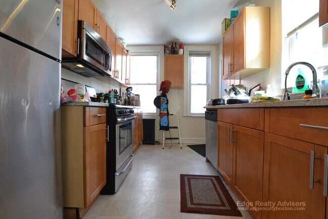 Photo - 5 Murdock Ter Unit 3