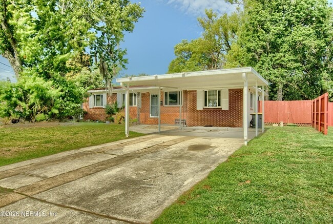Building Photo - 1370 Labelle St