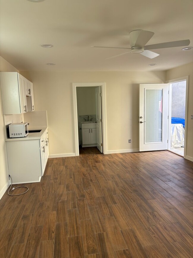 Photo - 609 Sunset Dr Unit B