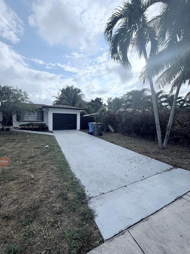 Photo - 4240 SW 27th St Unit 2