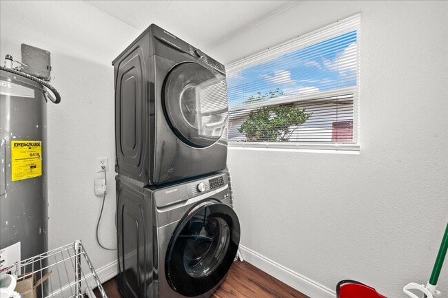 Washer/Dryer - 1610 Glen Haven Dr