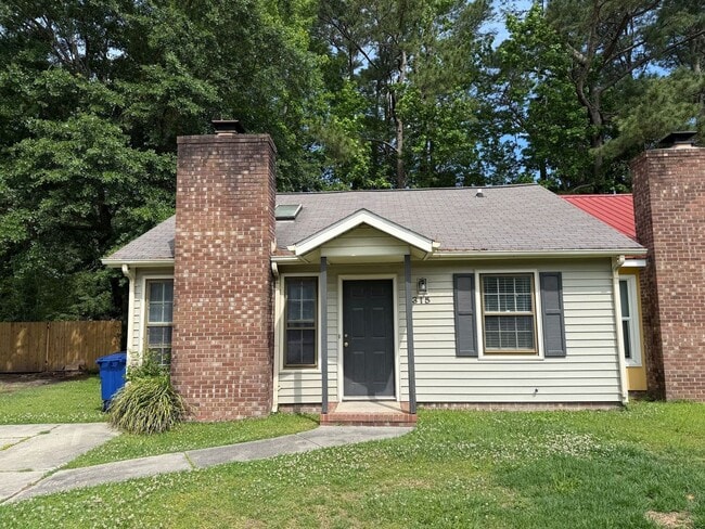 Building Photo - 2 bedroom, 2 bath Duplex