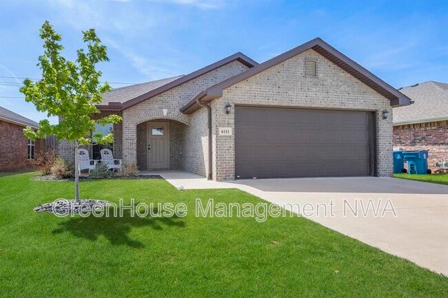 Photo - 6111 NW McClellen St