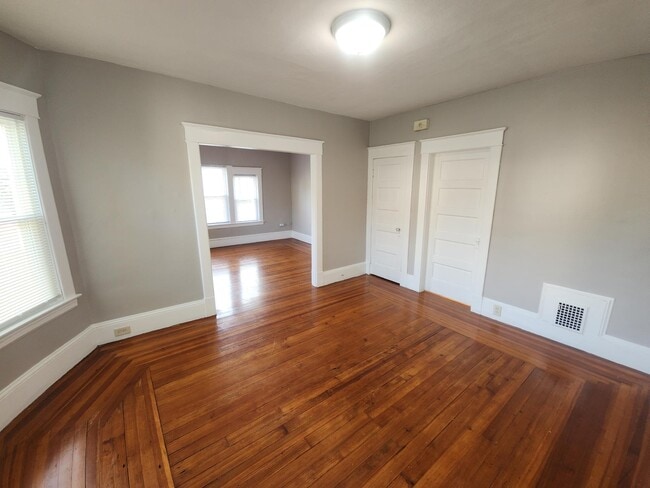 27 Fairview Ave Unit 27A