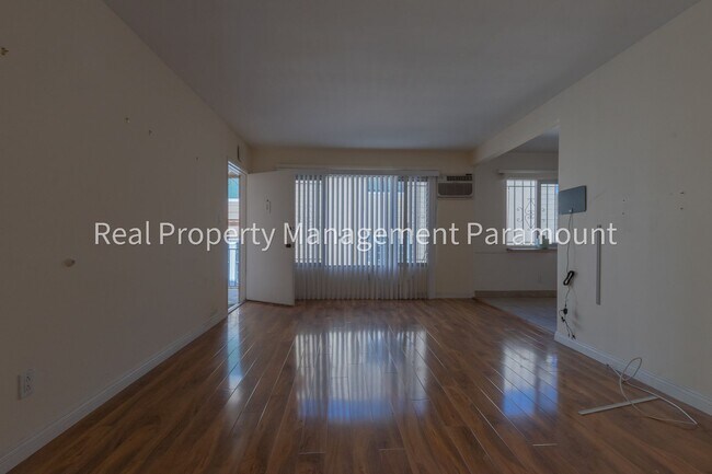 8016 Blackburn Ave Unidad #1