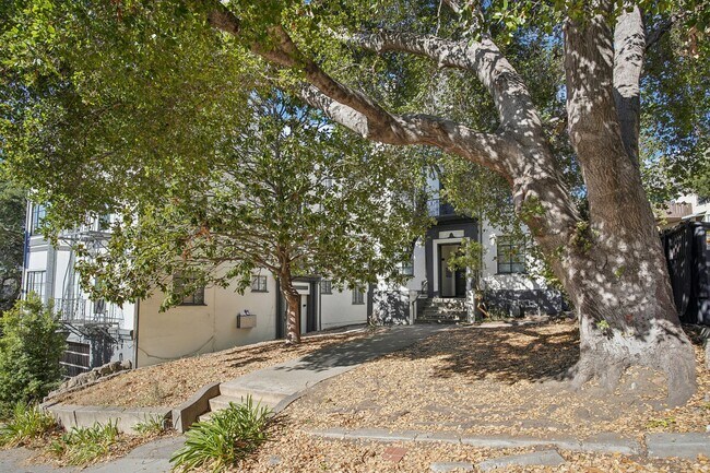 Side view exterior of the apartment building at 2363 Le Conte Ave, Berkeley, CA 94709, USA