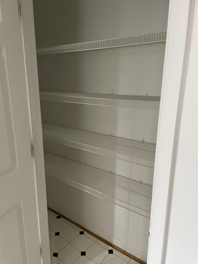 Photo - 115 Hartford Ct