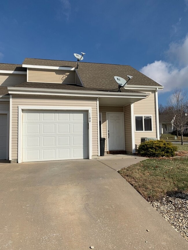 Photo - GREAT LOCATION! PLENTY OF STORAGE!