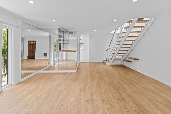 Building Photo - 4610 Densmore Ave Rental