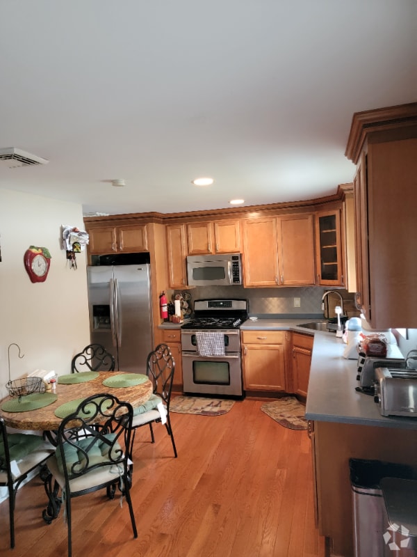 Building Photo - 208 Harding Ave Rental