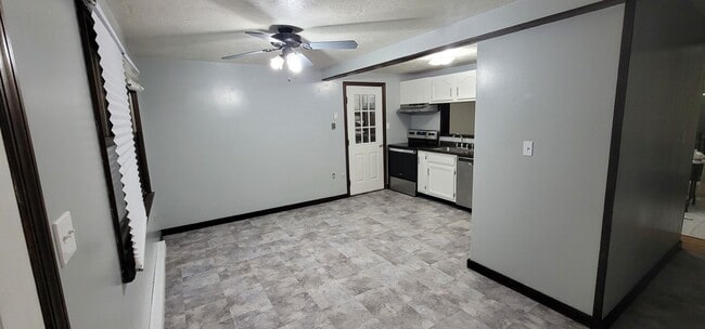 Kitchen - Dining area - 237 Ingram Ave